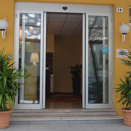 Hotel Capitol Pesaro Zewnętrze zdjęcie