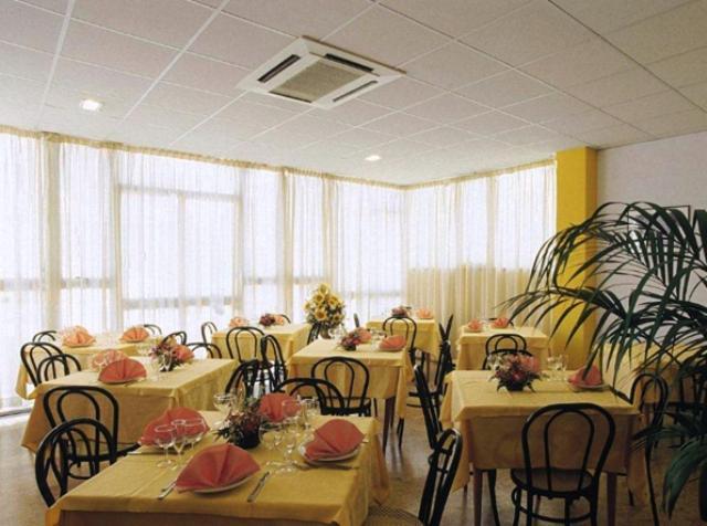 Hotel Capitol Pesaro Zewnętrze zdjęcie