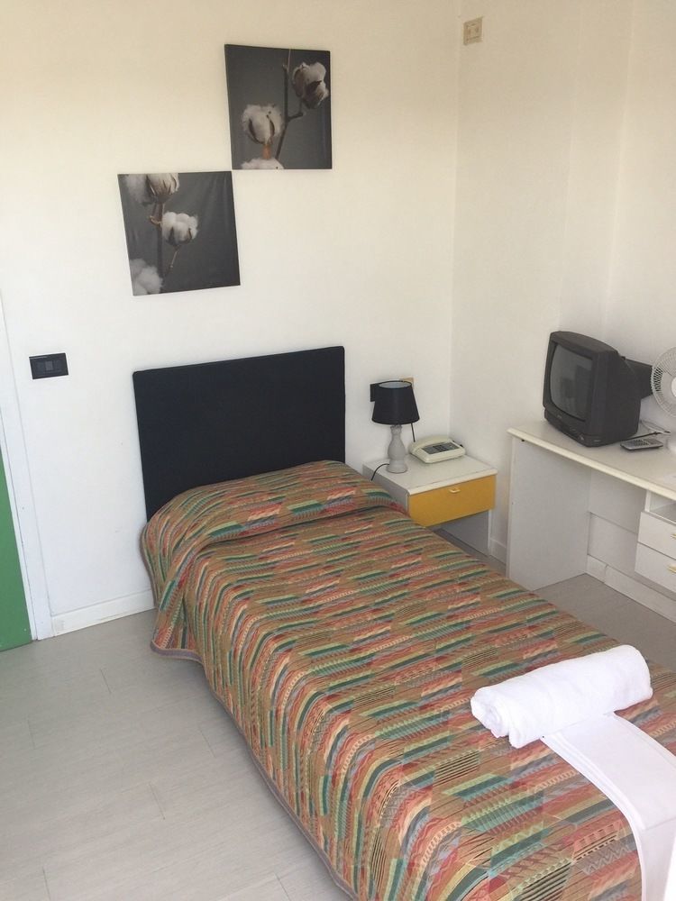 Hotel Capitol Pesaro Zewnętrze zdjęcie