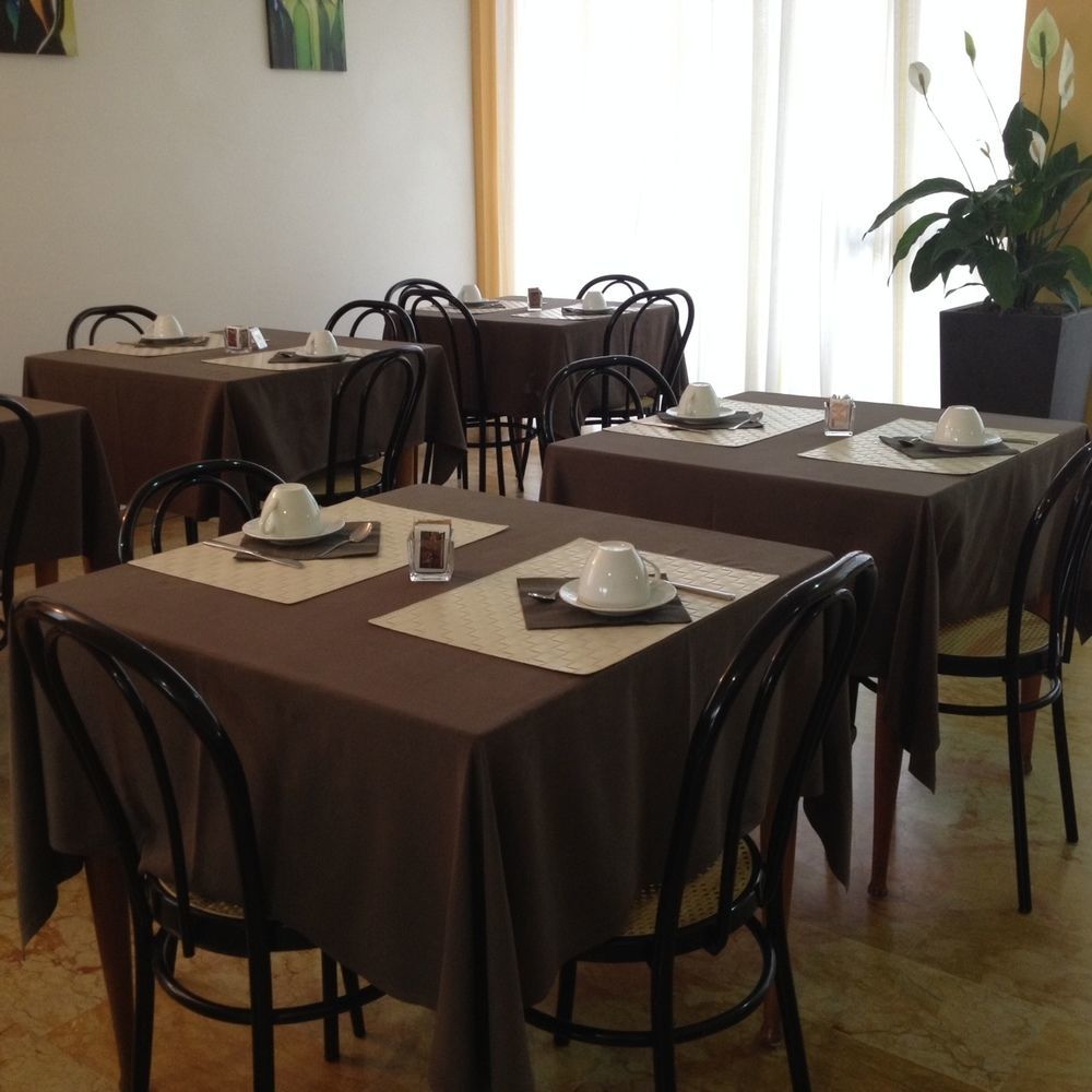 Hotel Capitol Pesaro Zewnętrze zdjęcie