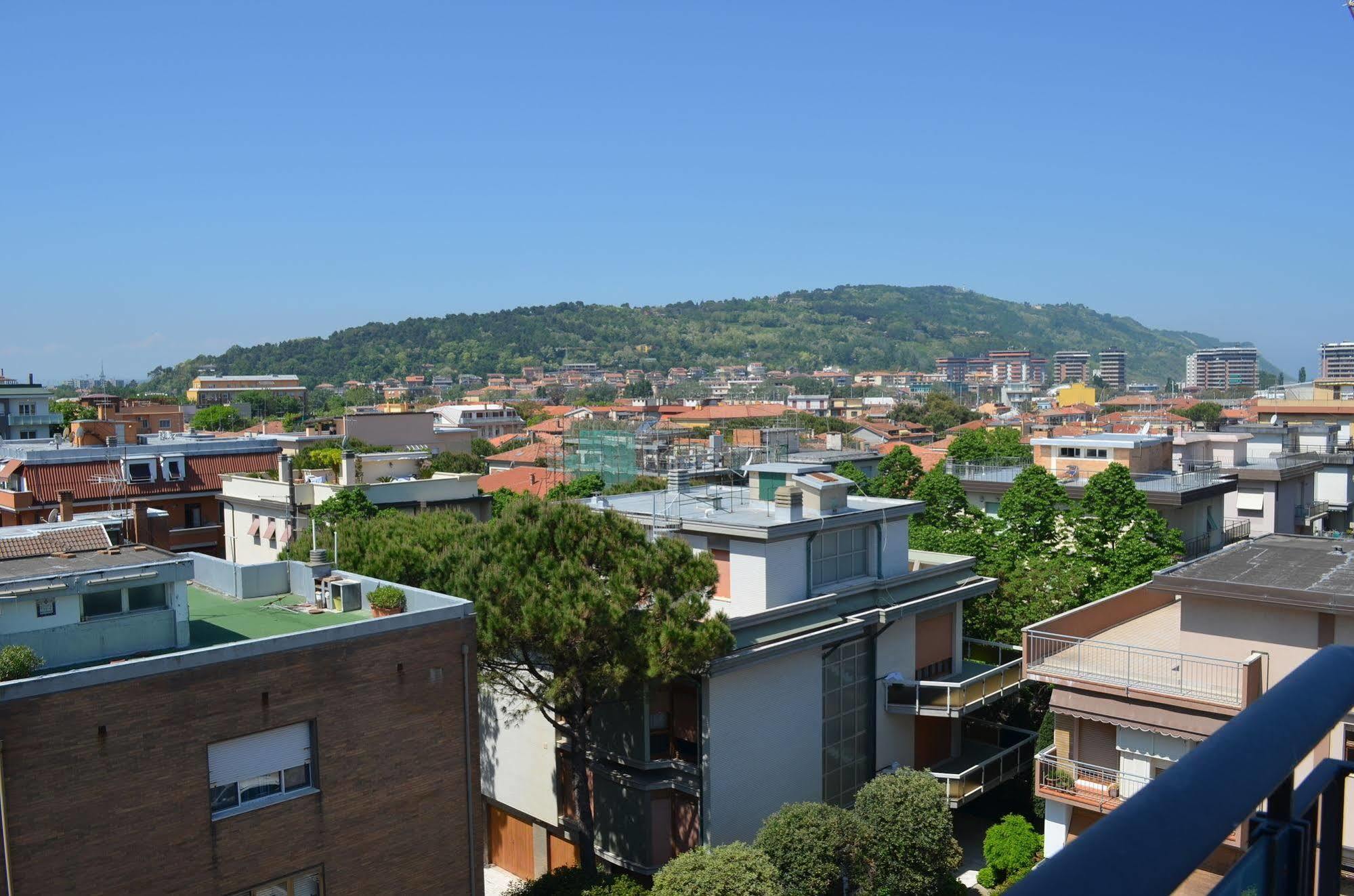 Hotel Capitol Pesaro Zewnętrze zdjęcie